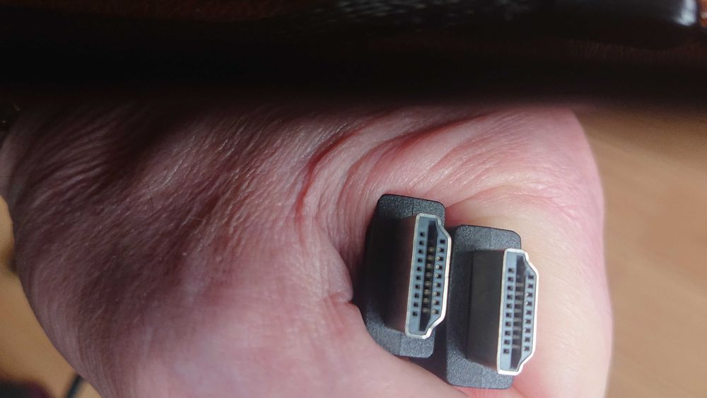 Лот нови аудио и видео  кабели за компютър, телевизор и други .