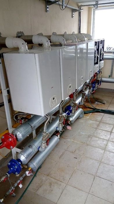 Ремонт Двухконтурные газовые котлы и газвий колонка  аристон