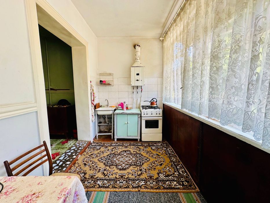 Продается квартира в Янгиюле 1 этаж 4 комнатная (Без ремонта)