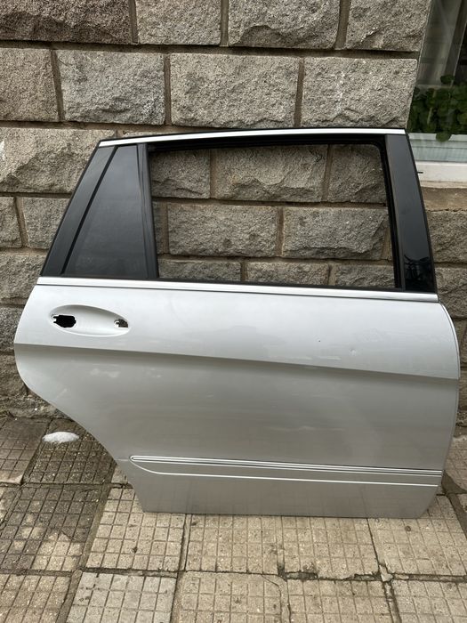 Задна дясна врата Mercedes R class W251 Long боя 775