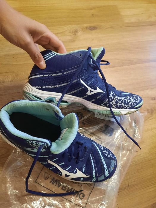 Обувки Mizuno Wave voltage за волейбол