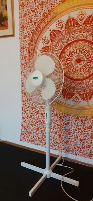 Ventilator cu picior și baleiaj