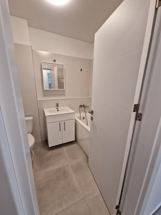 Inchiriez garsoniera militari residence