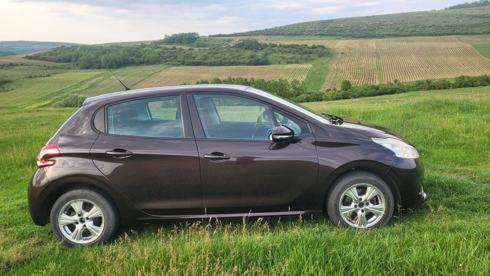 Vând Peugeot 208 1.2 Benzina 2013