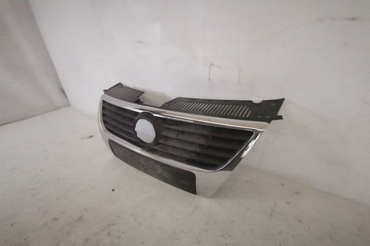Grila centrala originala in stare buna Volkswagen VW Passat B6 2005 20