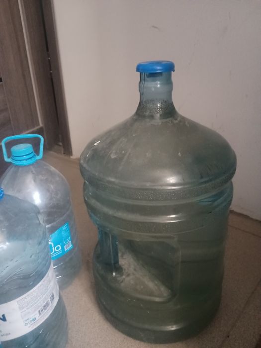 Бутыли 19 л.  под воду.