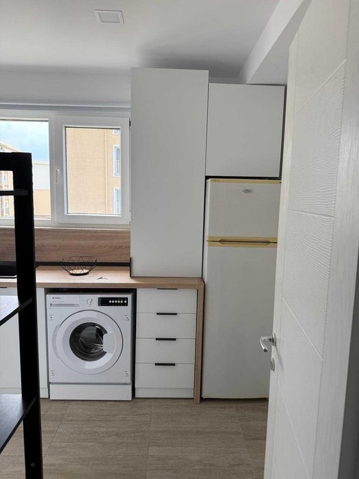 Proprietar, inchiriez garsoniera Cosmopolis