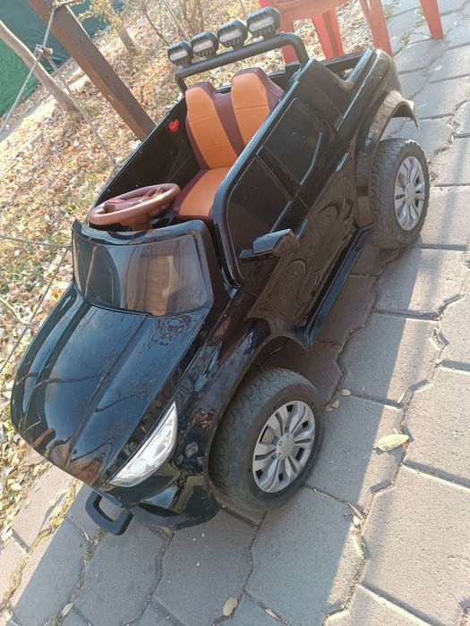 Продаю детскую машинку