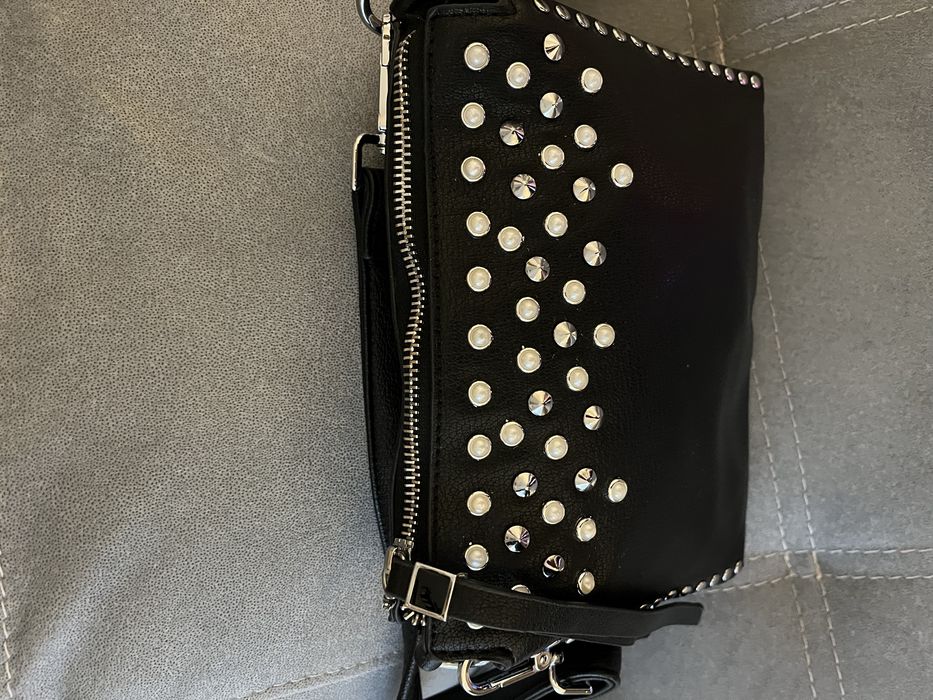 Дамска чанта през рамо ,размери ширина 23см дължина 18см