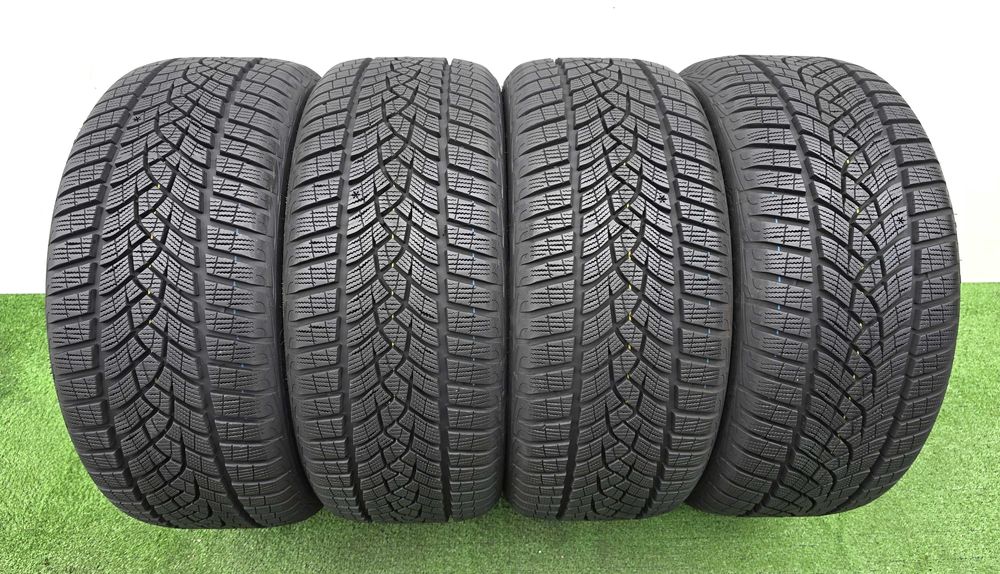 4бр. 225/45/17 GOODYEAR Ultra Grip Performance- зимни