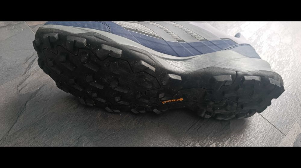 Мъжки зимни обувки adidas