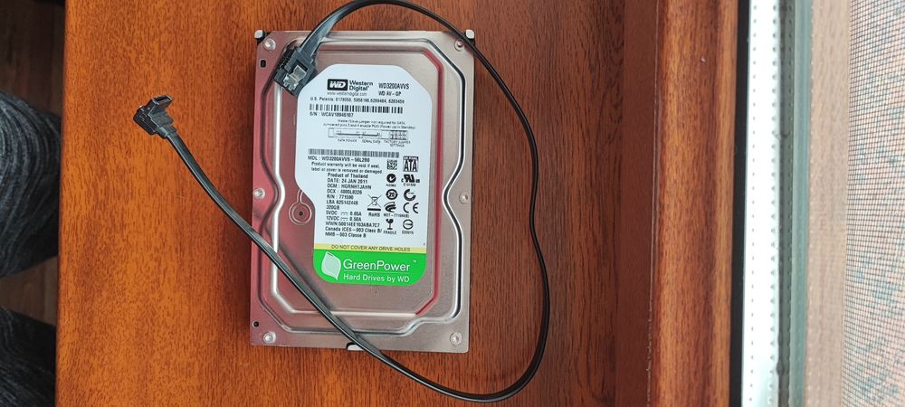 Жёсткий диск 320 ГБ HDD