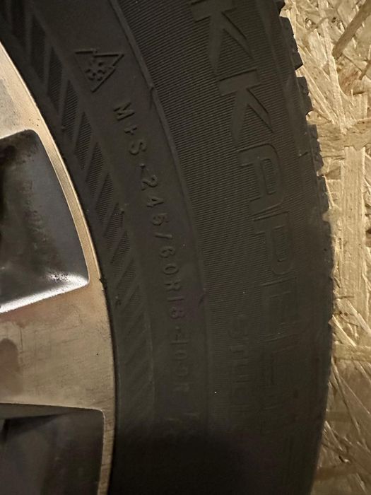 Продам шины с дисками Nokian R18