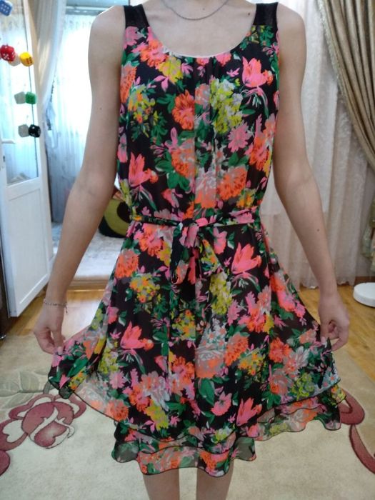 Продается костюм на девушку.