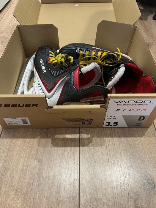 Продам  коньки проф