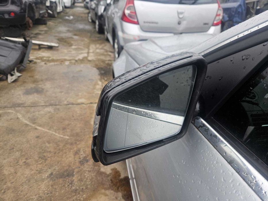 Oglinda stanga/dreapta Mercedes W204 2010 (PRET PE BUCATA)
