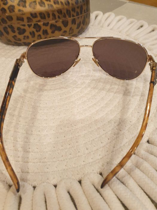 Слънчеви очила Guess с леопардова рамка