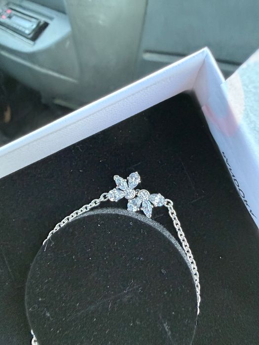 Сребърна гривна на Пандора