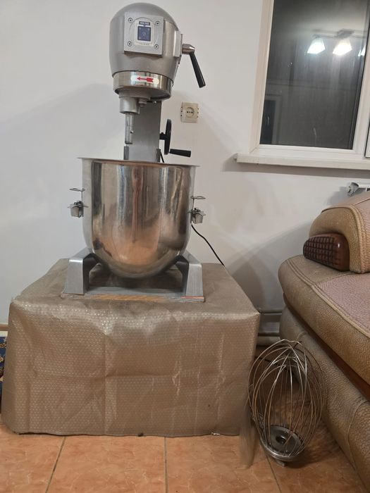 Продам кондитерское оборудование