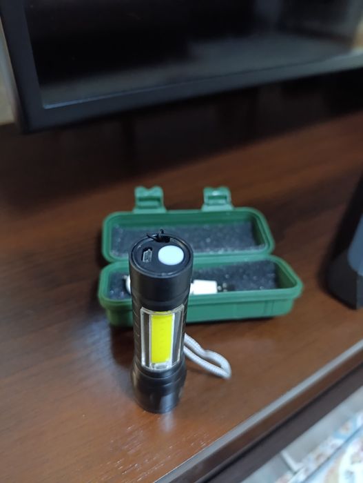 Продам фонарик  новый