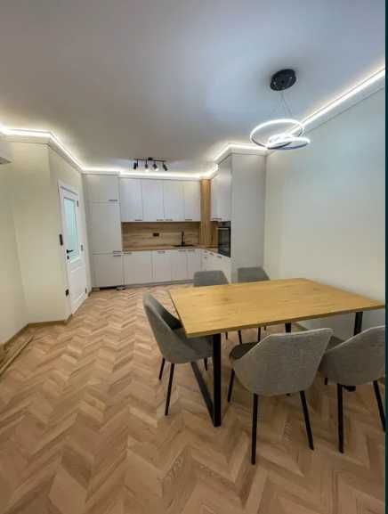 Продава се Двустаен апартамент в Пловдив, Център - 74 кв.м за 1000 €/кв.м - Снимка #4