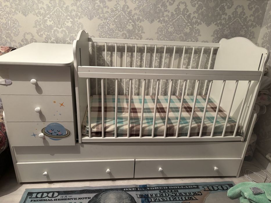Детская кроватка