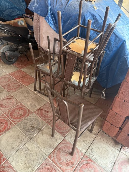 Продам стуля железные