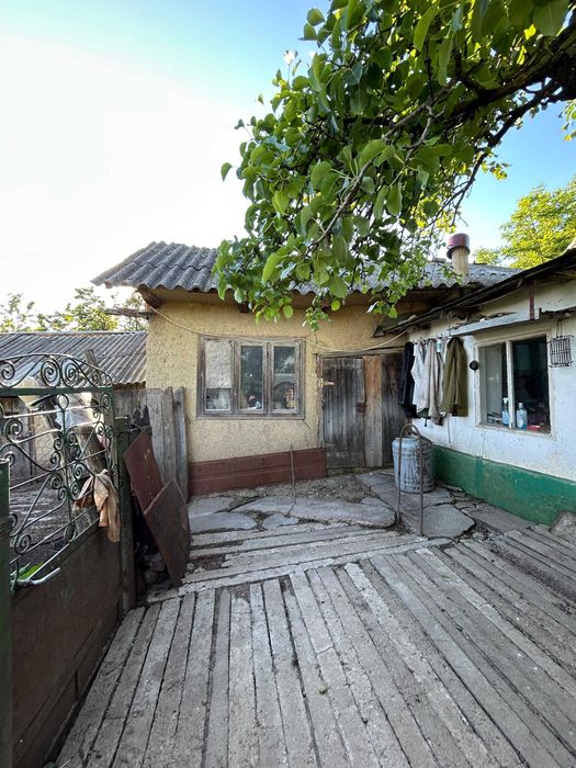 Vand casa din valatuci si paianta cu 2100 mp intravilan in Ranceni,Berezeni,Vaslui
