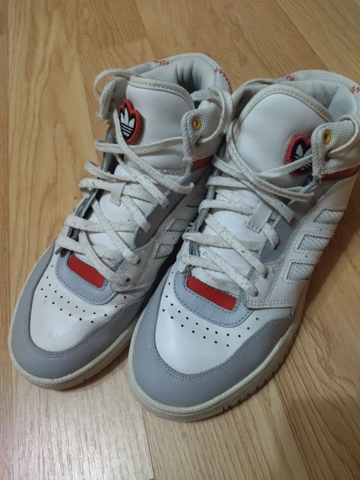 Bascheți Adidas mărimea 39 1/3