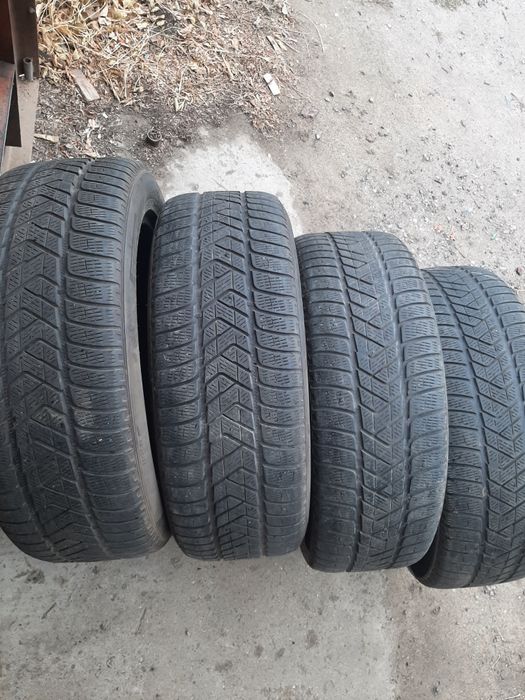 Продам шины 235/55/20 пирелли