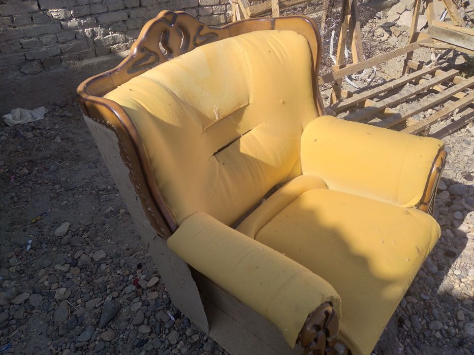 Перетяжка мягкой мебели любой сложности и всех видов