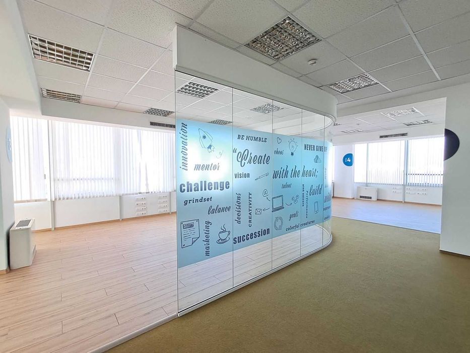 Дава се под наем Офис в София, Студентски град - 385 кв.м за 27772 € - Снимка #1