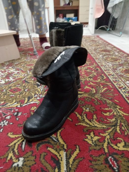 Продам зимние сапоги