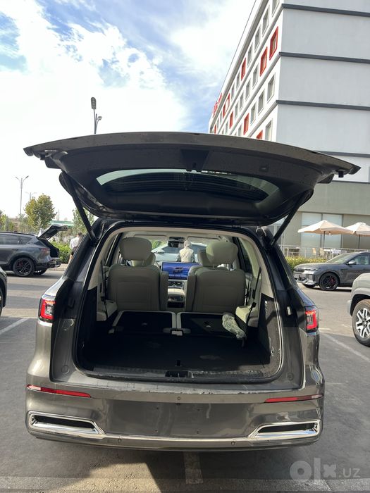 Geely M9 eng full pazitsiya