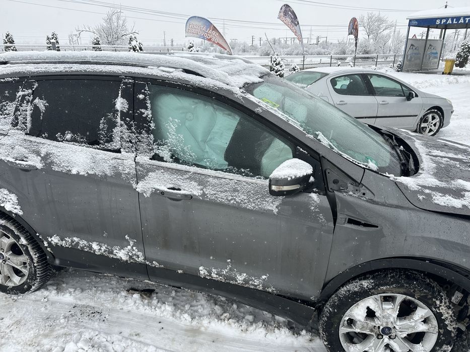 Ford Kuga 4x4 automat - avariat