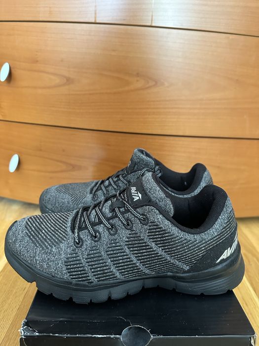 Маратонки на марката AVIA