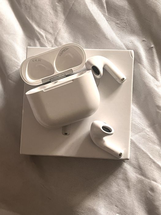 Слушалки Airpods 4