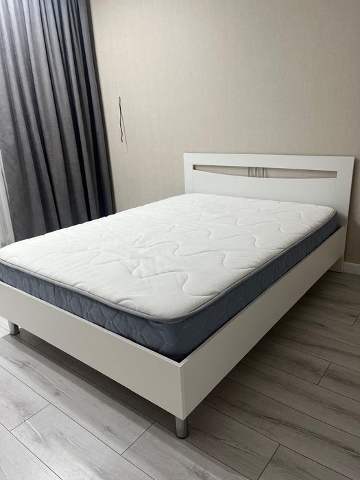 Продам кровать в спальню.