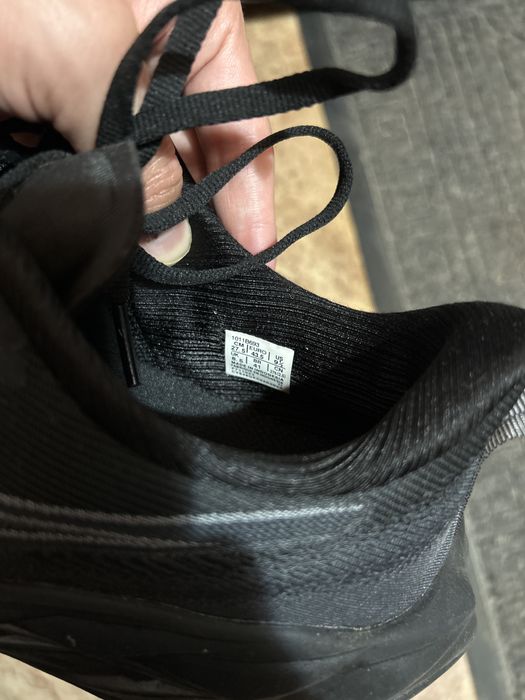 Продается кроссовки asics оригинал