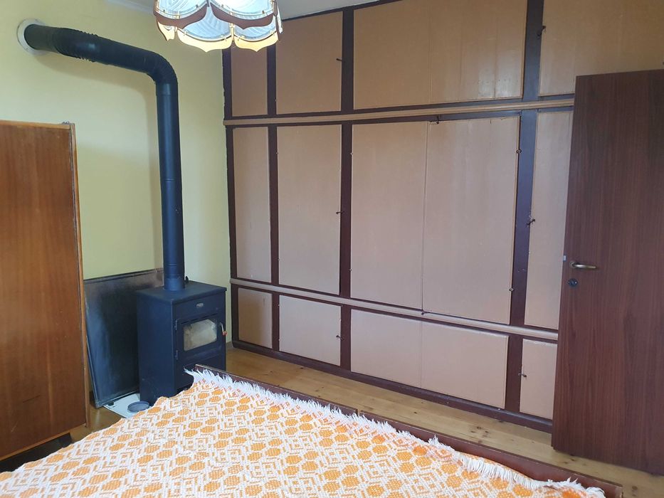 с.Енина самостоятелна къща на 2 етажа, двор 500 кв.м.