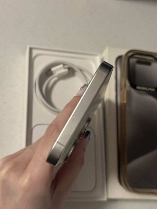 iPhone 15 Pro Max Alb impecabil 87% baterie