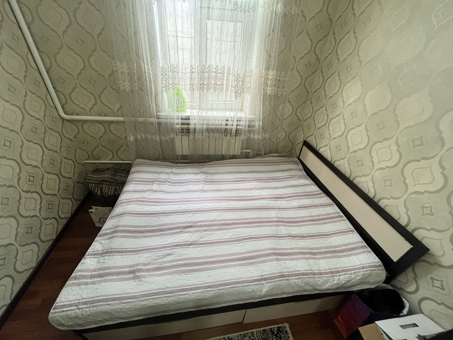 Спальная кровать