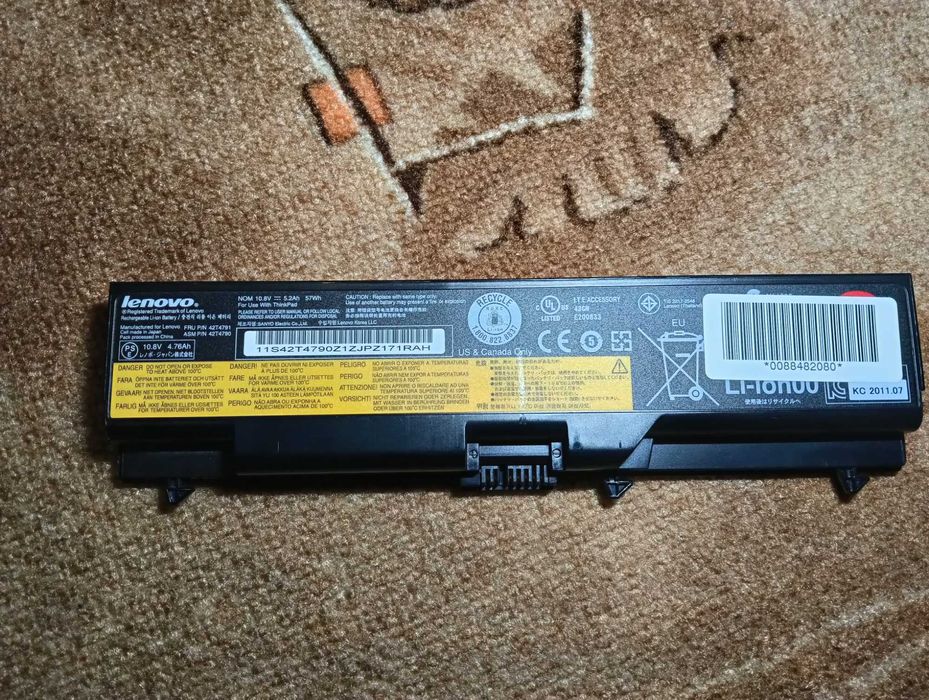 2 батерии за лаптоп Lenovo T420 / Леново Т420 за части или рециклиране