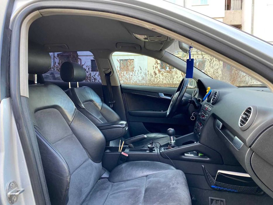 Audi A3 de  vânzare  mașina  merge ceas