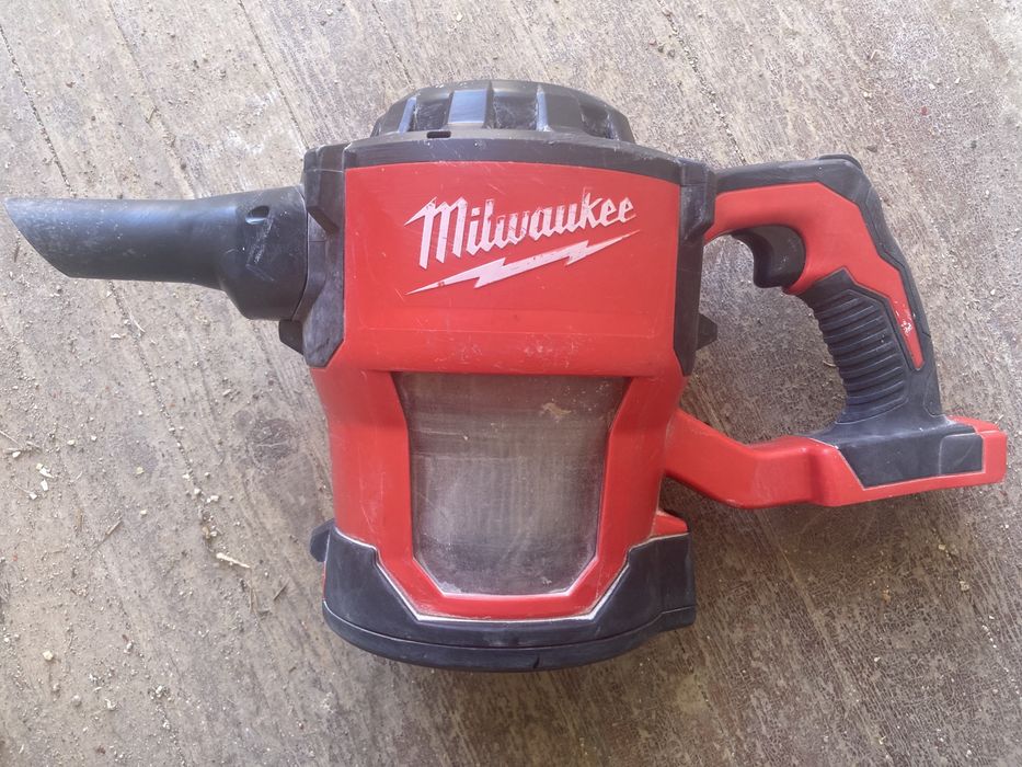 Прахосмукачка Милуоки М18