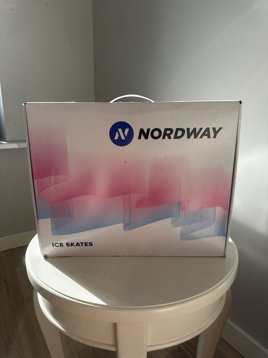 Новые коньки с камушками