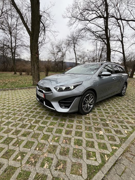Продавам Киа Сеед Kia Ceed plug-in hybrid 2021 година