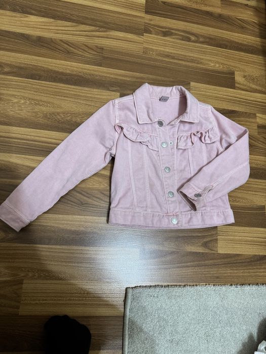 Кожаные/джинсовые курточки на девочку 4 года