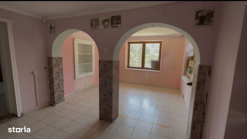 Spațiu comercial de închiriat , 75 mp , Sanpetru