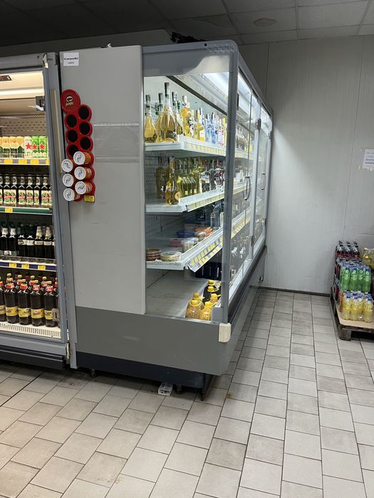 Крайстенни витрини